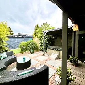  Chalet Cozy With Sauna, Jacuzzi&yard Near Amsterdam